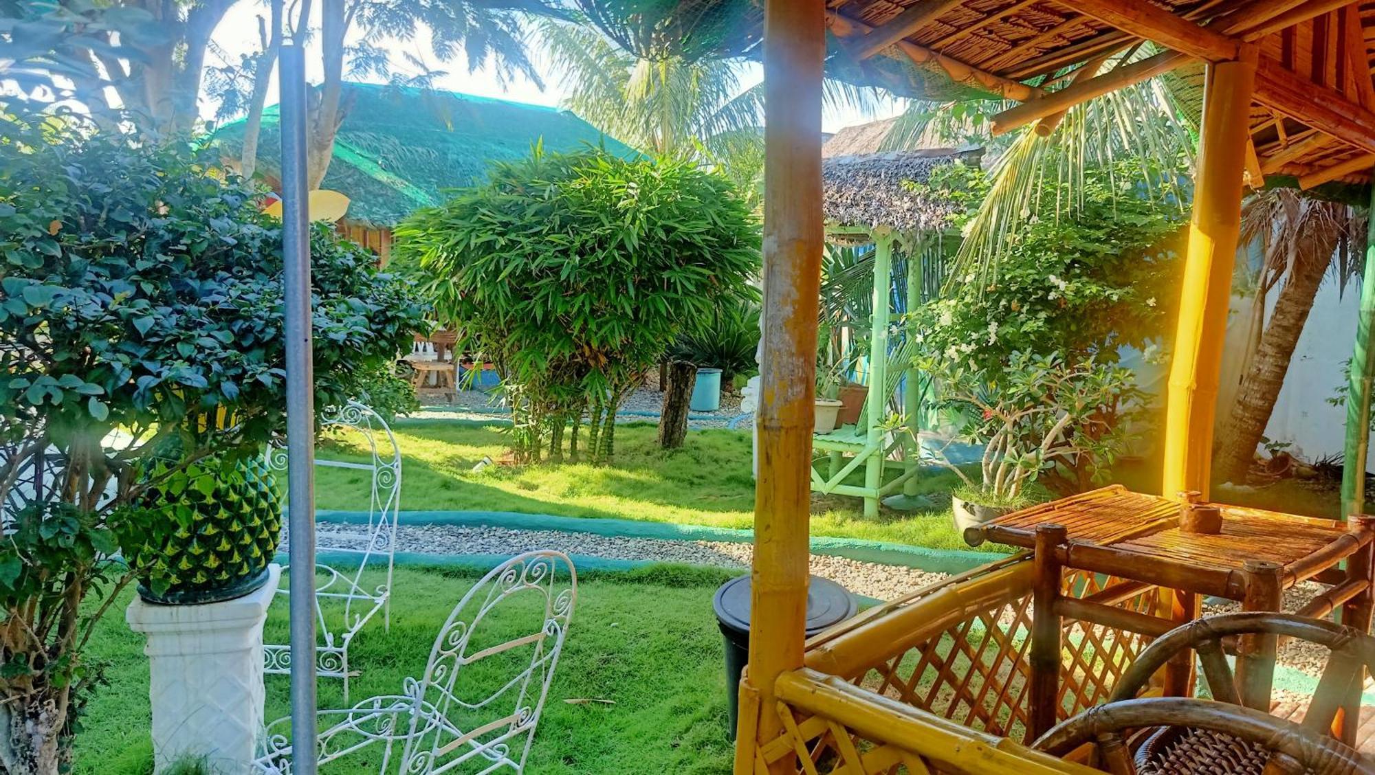 Moalboal Bamboo House / Rooms Exterior foto
