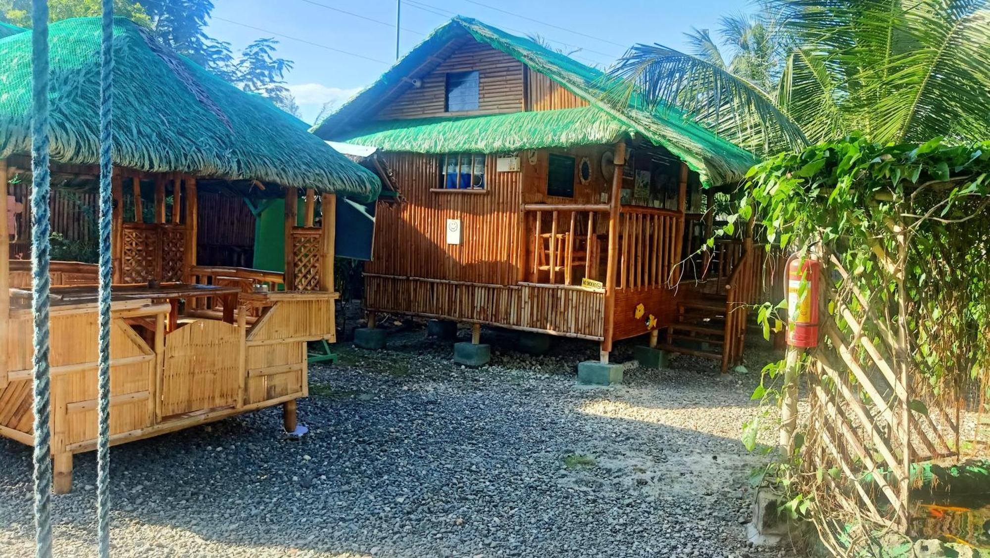 Moalboal Bamboo House / Rooms Exterior foto