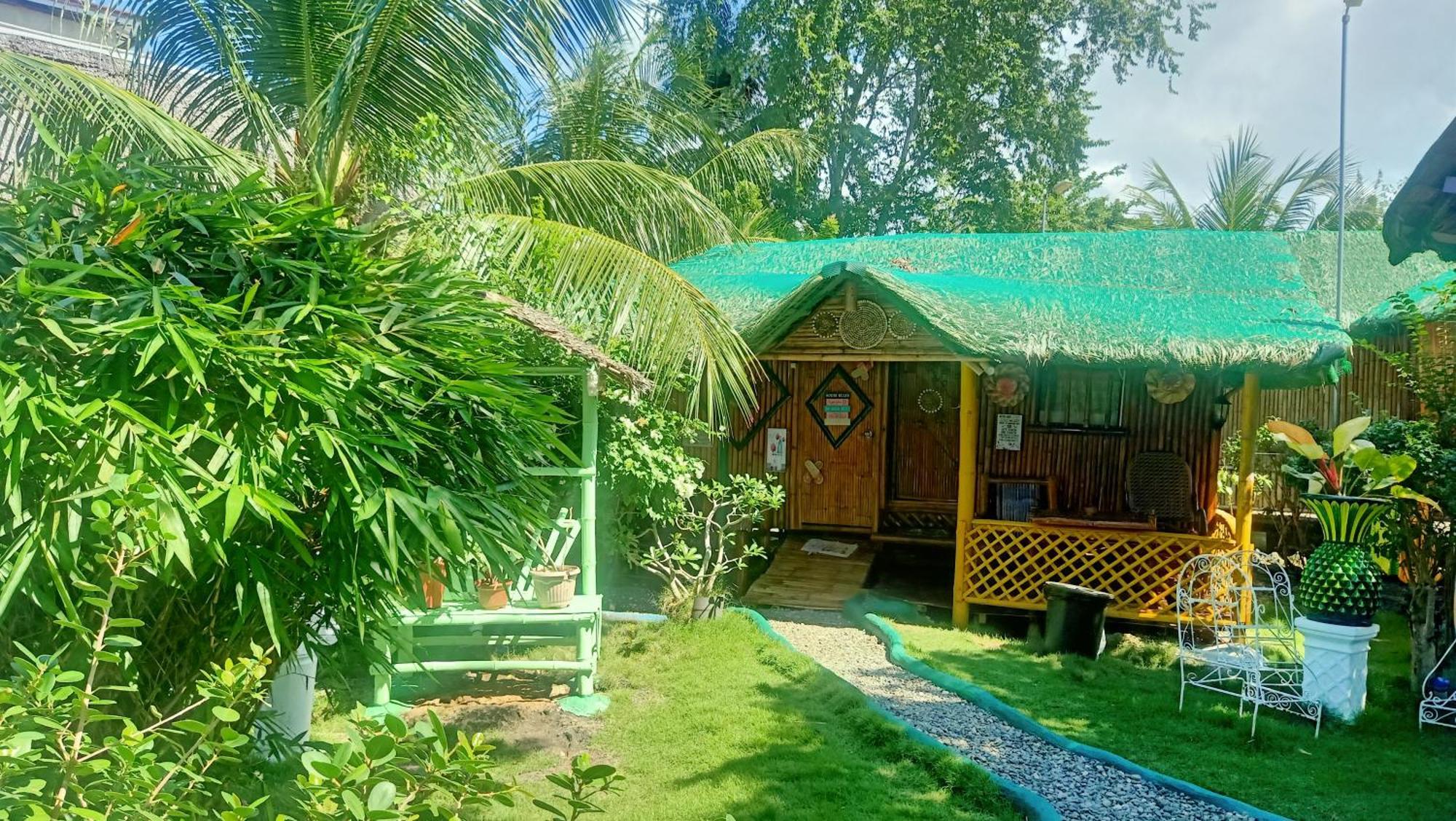 Moalboal Bamboo House / Rooms Exterior foto