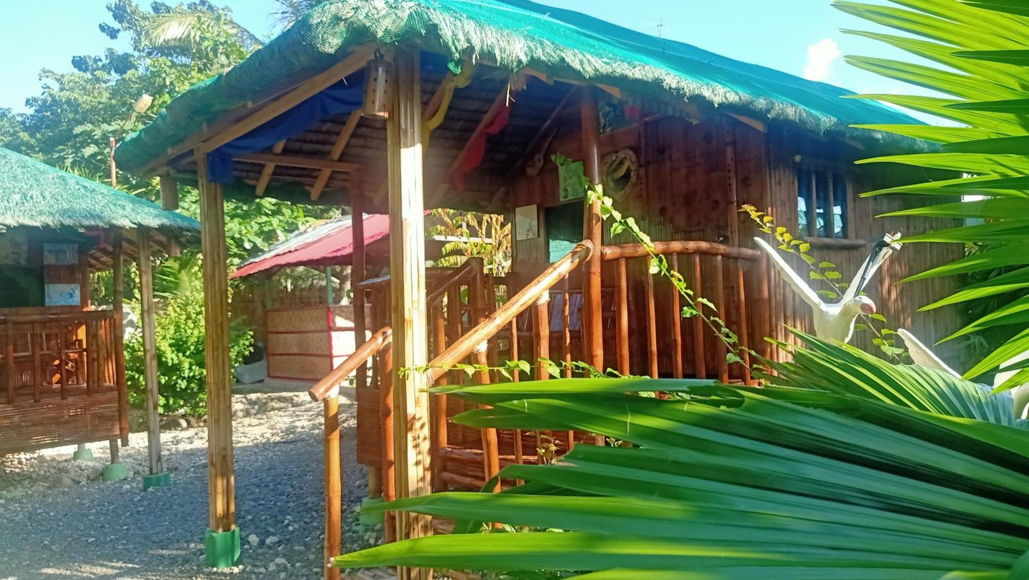 Moalboal Bamboo House / Rooms Exterior foto