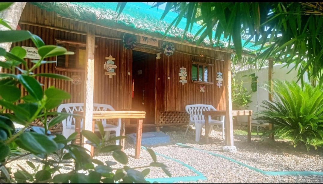 Moalboal Bamboo House / Rooms Exterior foto