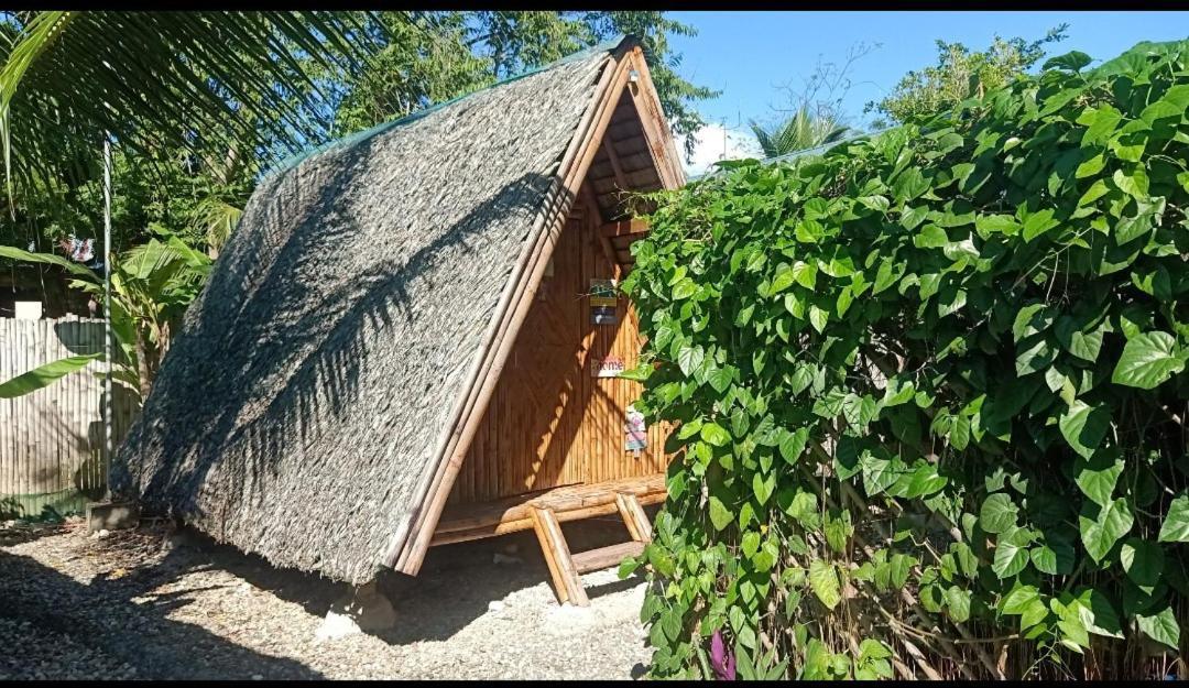 Moalboal Bamboo House / Rooms Exterior foto