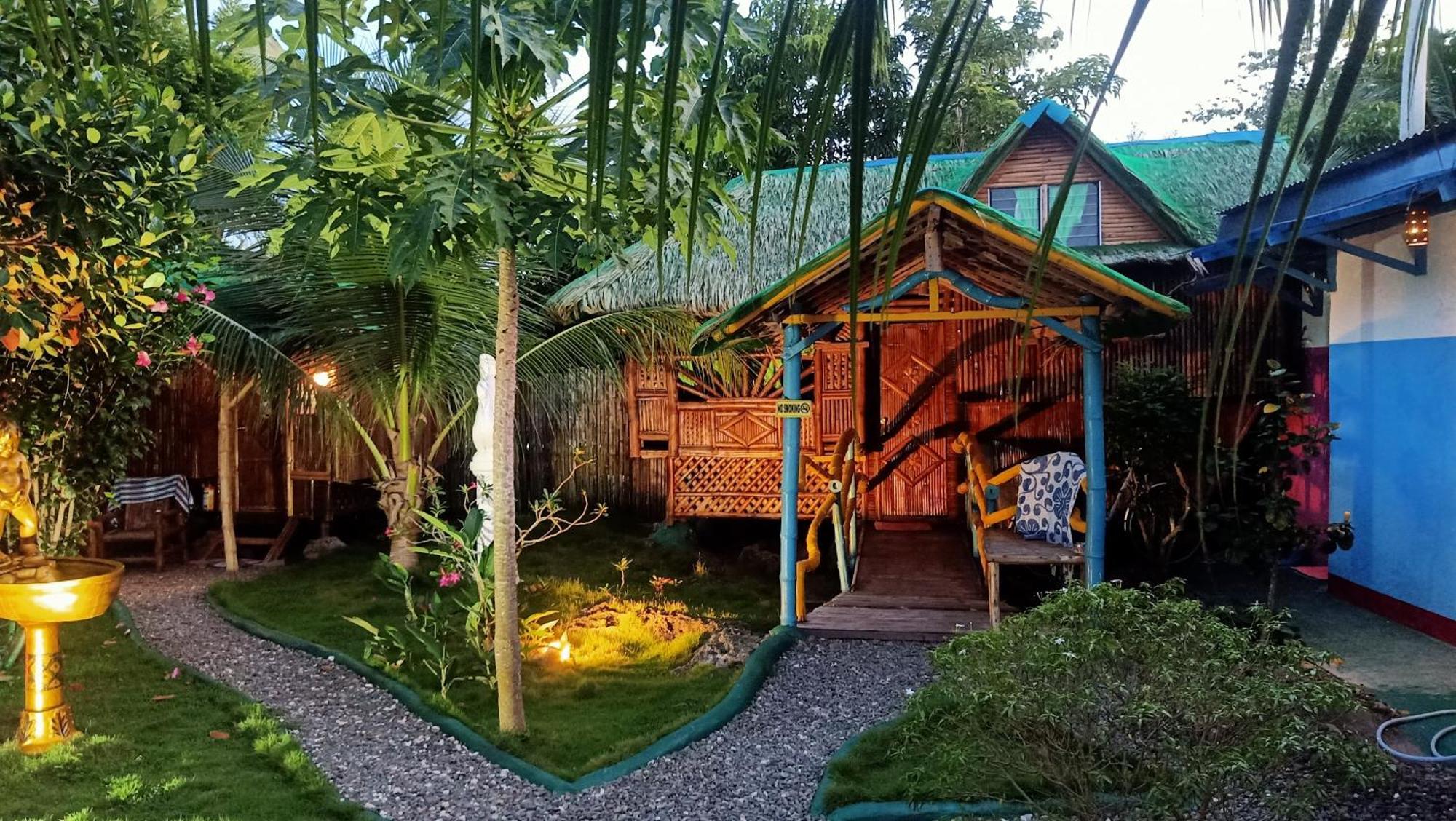 Moalboal Bamboo House / Rooms Exterior foto